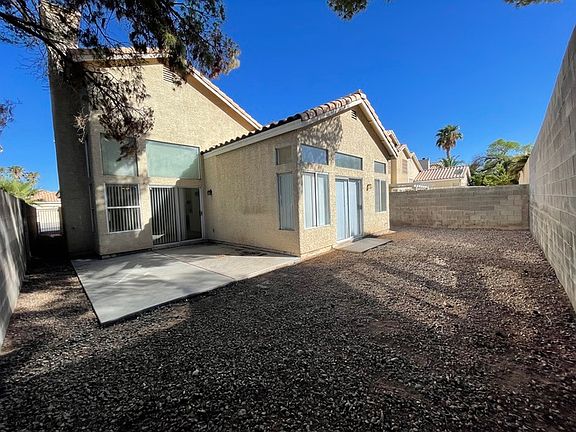 2nd image of 121 Wildshire Way