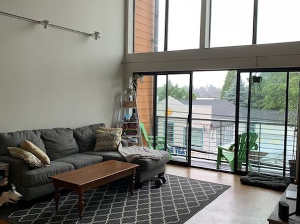 2220 NE Alberta St APT 5