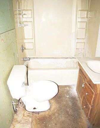 5th image of 2757 Cadillac St