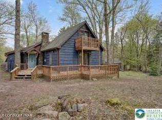 8 Buttonwood Rd, Lake Harmony, PA 18624