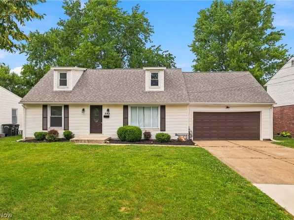 942 Hartford Dr, Elyria, OH 44035