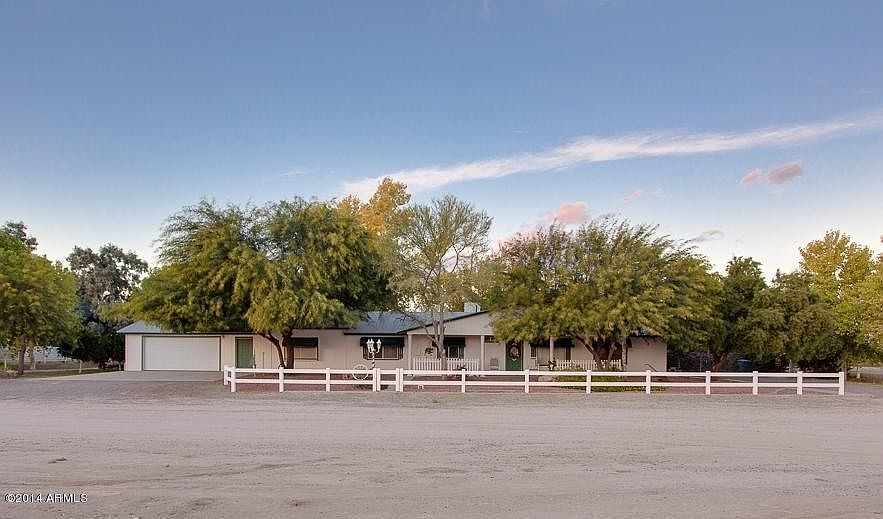 1st image of 19232 W Sells Dr