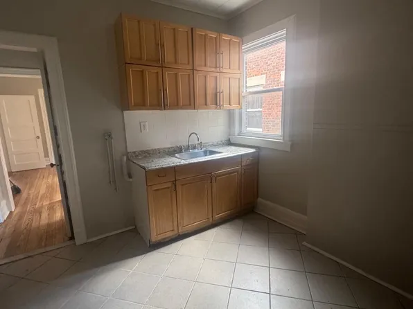 287 Dover St #2, Bridgeport, CT 06610