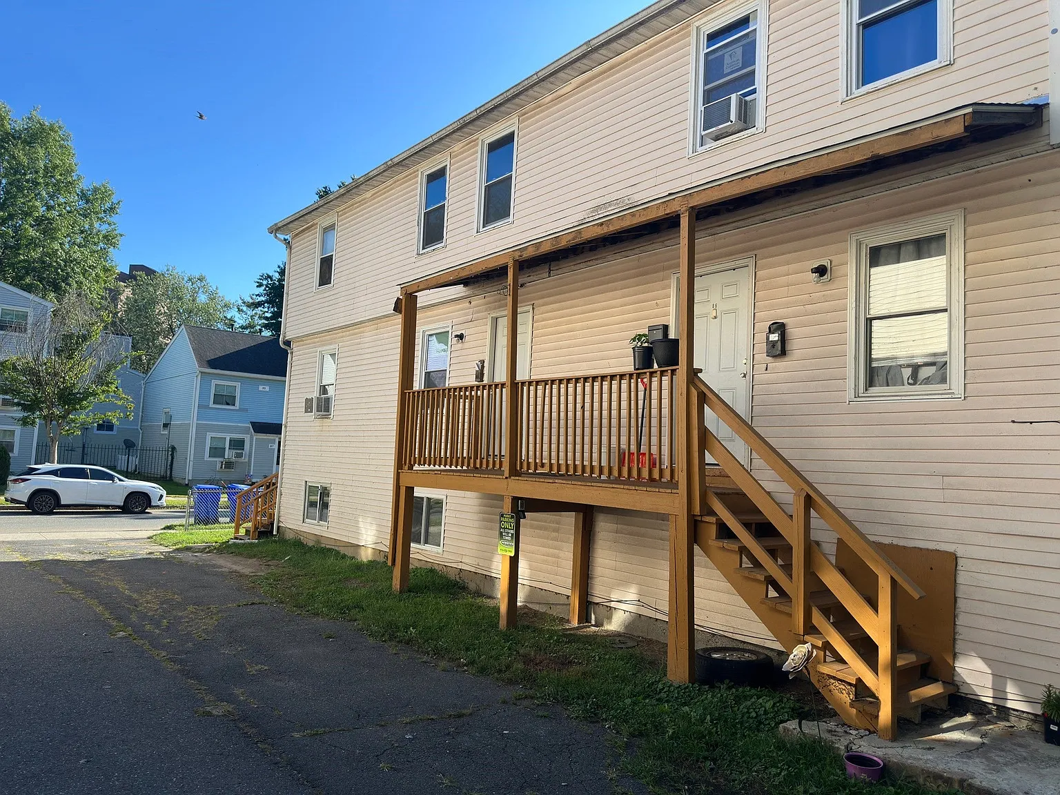 2 bed, 1.5 bath, 900 sqft, $1,700 — Photo 2