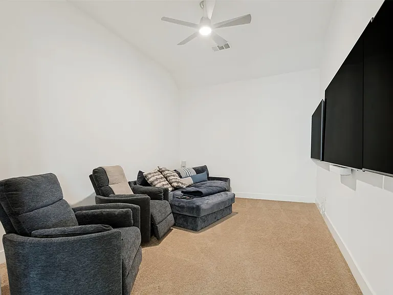 1624 Seminole Dr — Photo 5