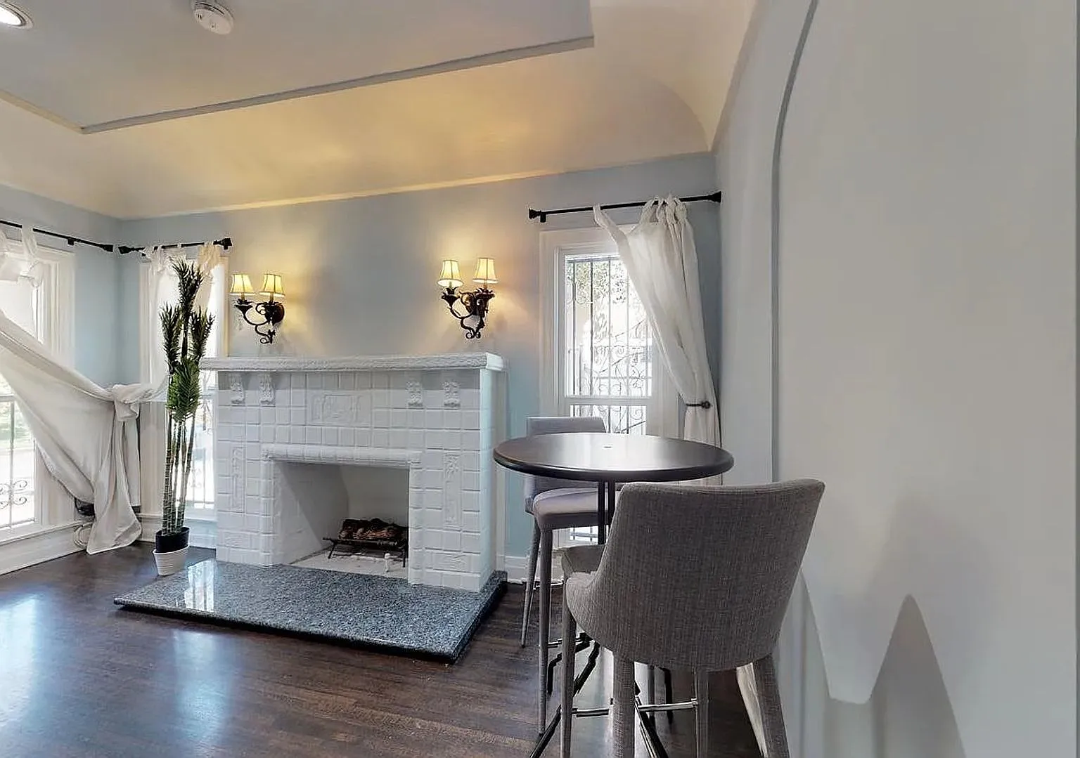 216 S Orange Dr. — Photo 2