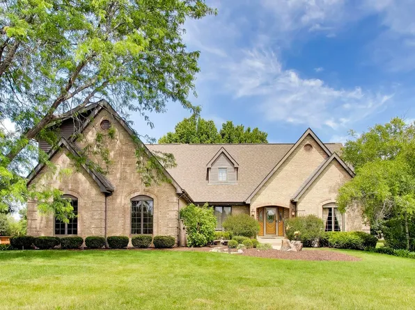 214 Red Bud Cir, Dundee, IL 60118