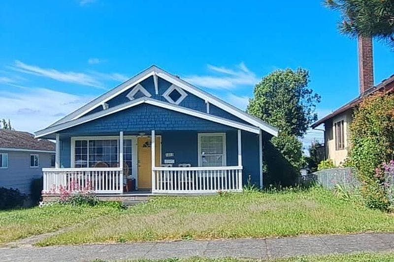 1st image of 1013 E 31st St