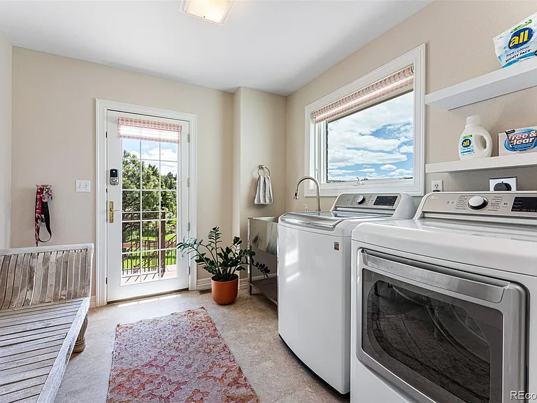 1127 Jesse Ct — Photo 45