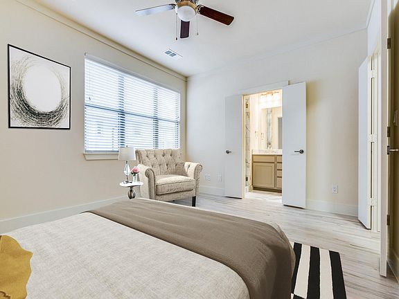 4th image of 2900 Douglas Ave #18