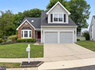 10 Hampton Ct, Mount Laurel, NJ 08054