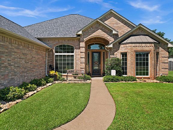 4th image of 21879 Oak Leaf Ln