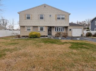 182 Evergreen Ave, Brentwood, NY 11717