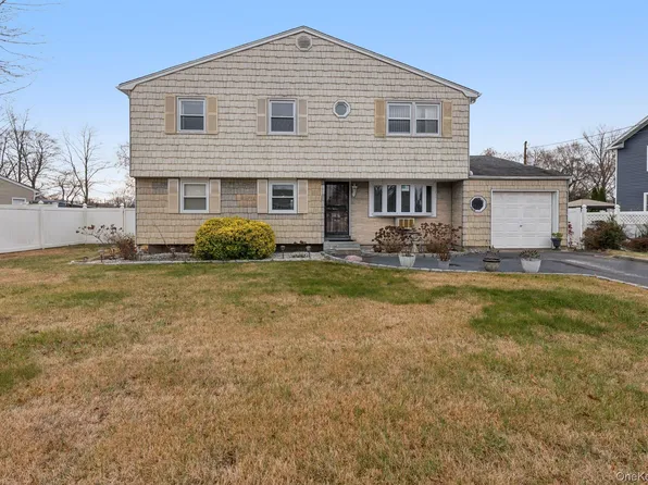 182 Evergreen Avenue, Brentwood, NY 11717