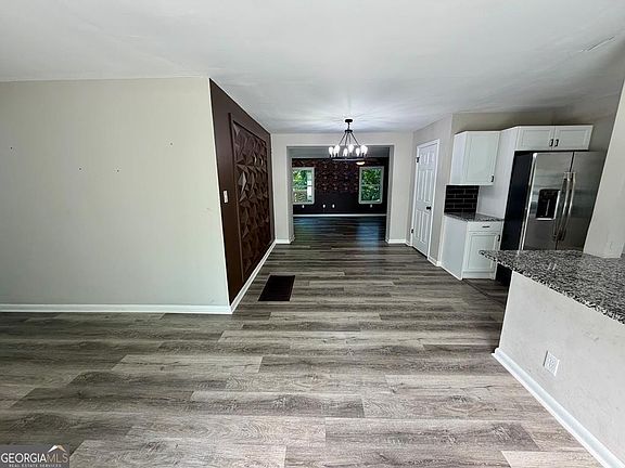 5th image of 3490 Primrose Pl