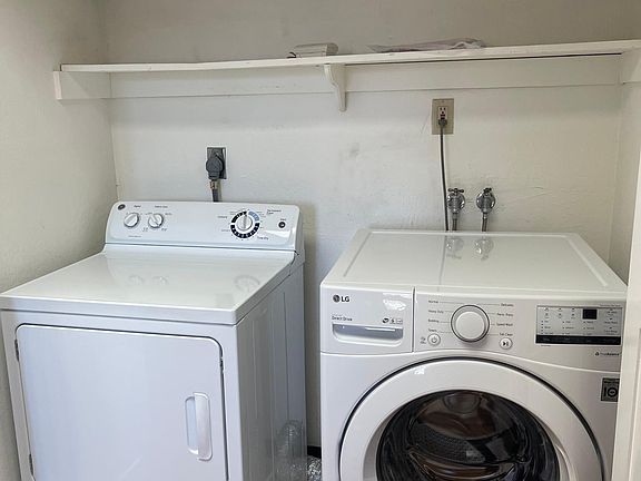 5th image of 2091 San Luis Ave