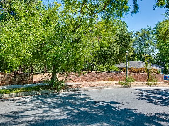 4th image of 1530 Scenic Dr