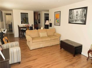 4 Lamberta Ct, West Babylon, NY 11704