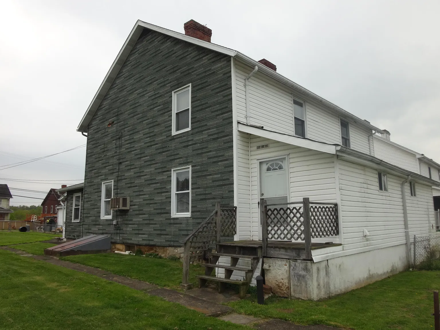 116 Center St photo 1