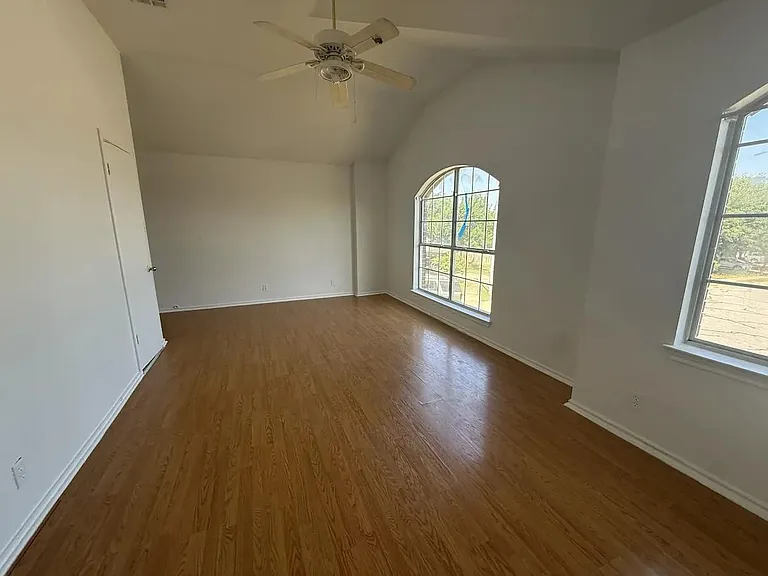 2324 Friarcreek Loop — Photo 11