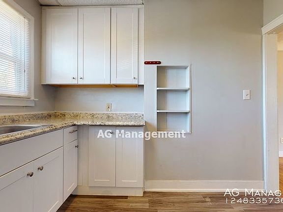 4th image of 43 N Sanford St