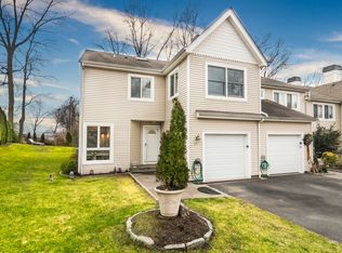 107 Winchester Dr, Yonkers, NY 10710