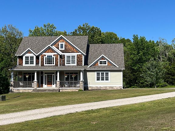 3rd image of 264 Black Oak Road