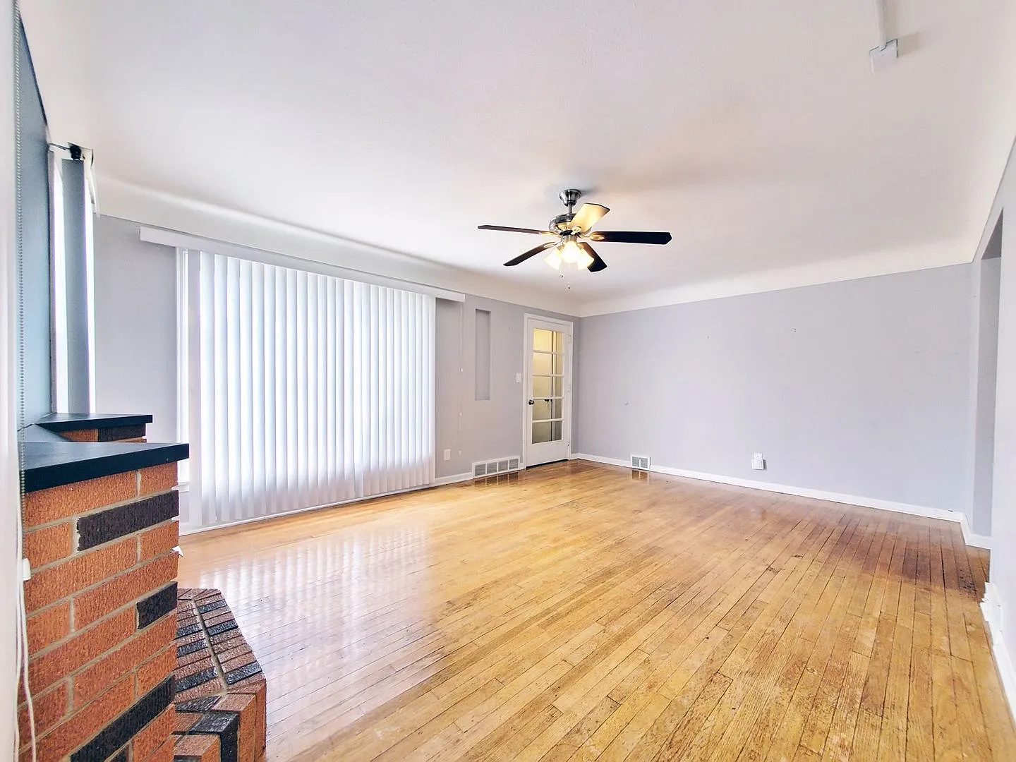 3 Bed - 1.5 Bath Cape Cod for Rent! — Photo 3