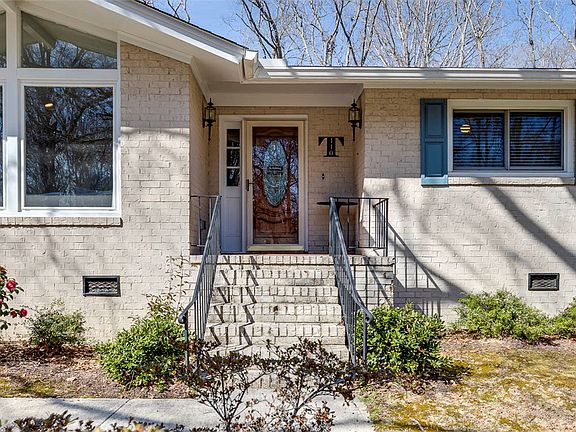 3rd image of 110 Bonwood Ave