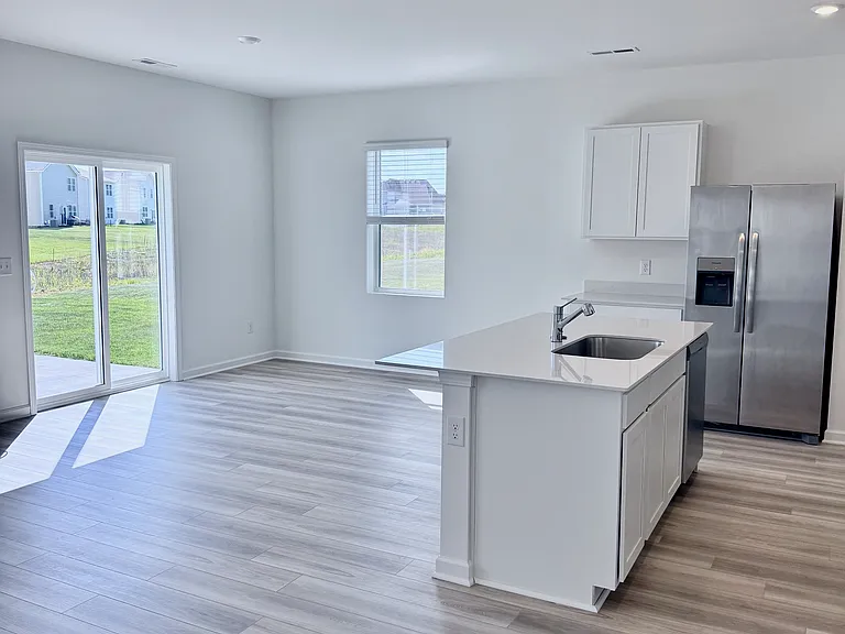 1274 Ross Farms Blvd — Photo 4