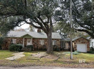 94 Diamond St, Chickasaw, AL 36611