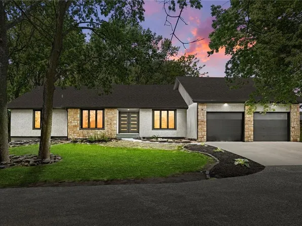 9890 Evening Star Rd, Eudora, KS 66025