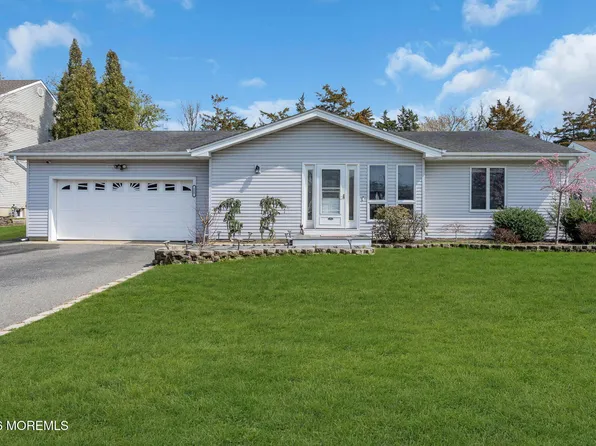 118 Joanna Drive, Toms River, NJ 08753