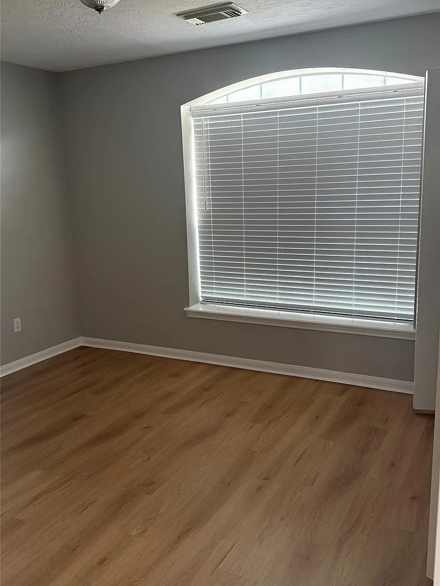 3 bed, 2.0 bath, 1262 sqft, $1,650 — Photo 3