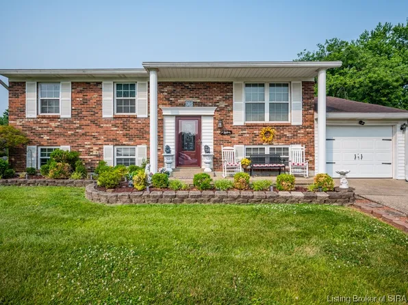 2301 Tupelo Drive, Clarksville, IN 47129