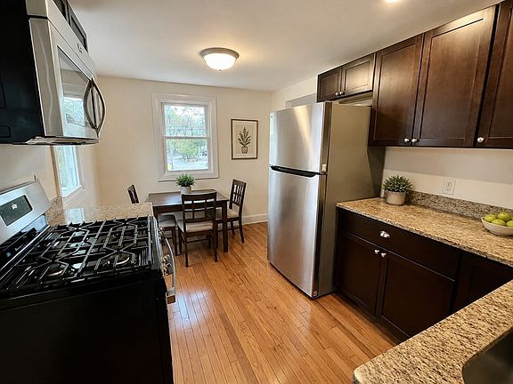 5th image of 176 Main St #A