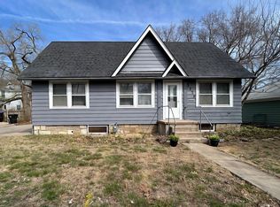3720 SW 9th St, Topeka, KS 66606