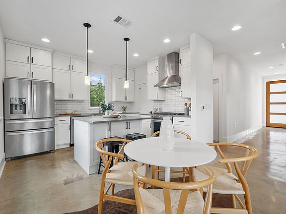 3rd image of 5000 Baker St