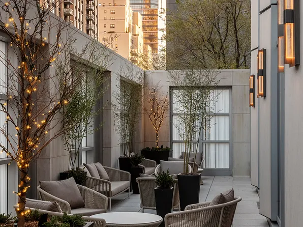 200 Amsterdam Avenue image 12 of 14