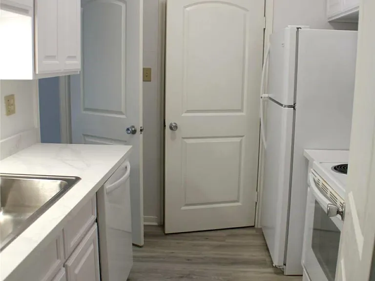 2425 Underwood St #157 — Photo 8