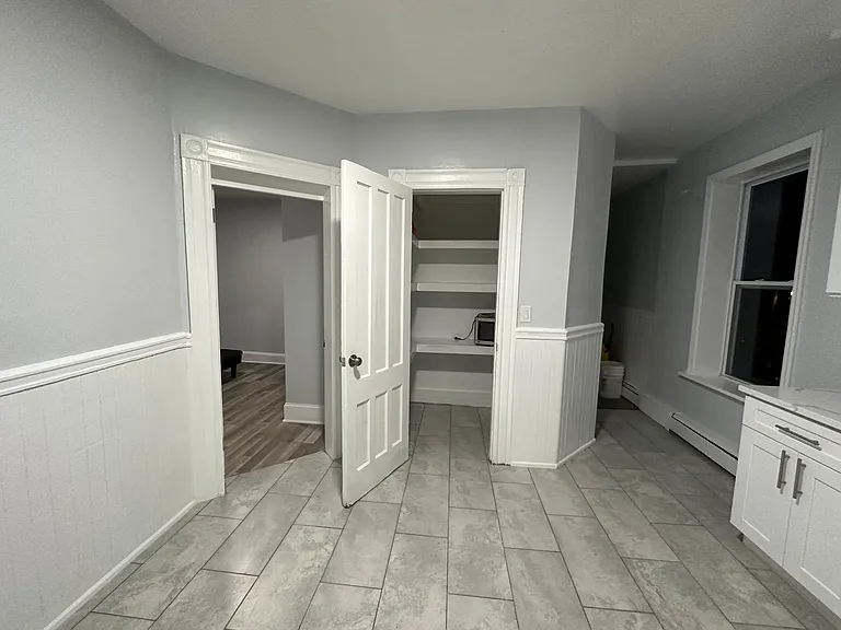 178 Clarence St #2 — Photo 3