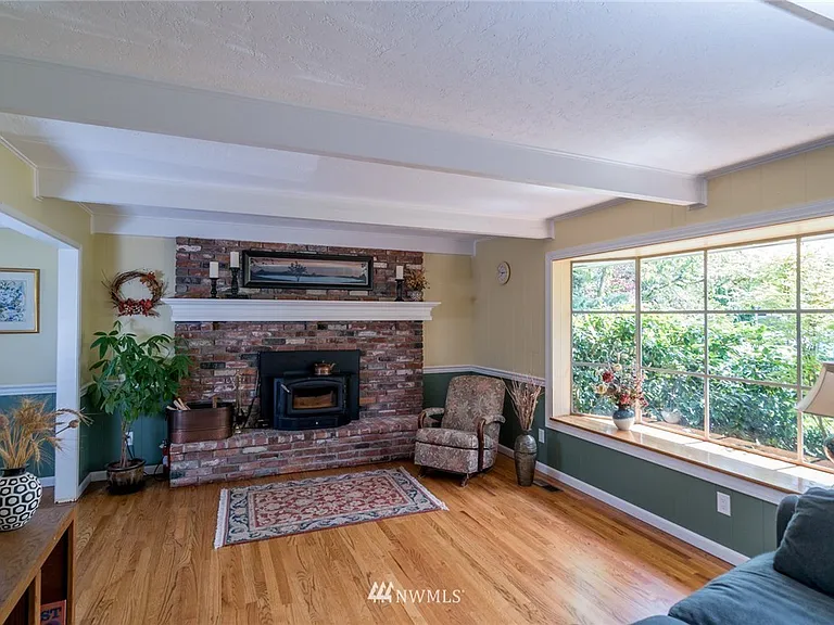 810 19th Ln W — Photo 7