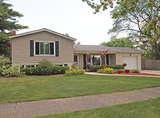 163 N Pioneer Dr, Addison, IL 60101