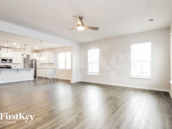 3rd image of 470 Yoshino Cherry Dr