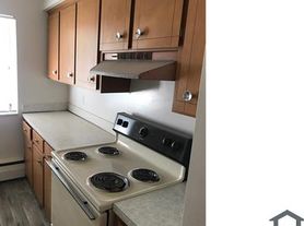 4811 Cadieux Rd, Detroit, MI