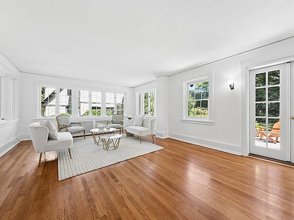 5th image of 65 Wildwood Rd