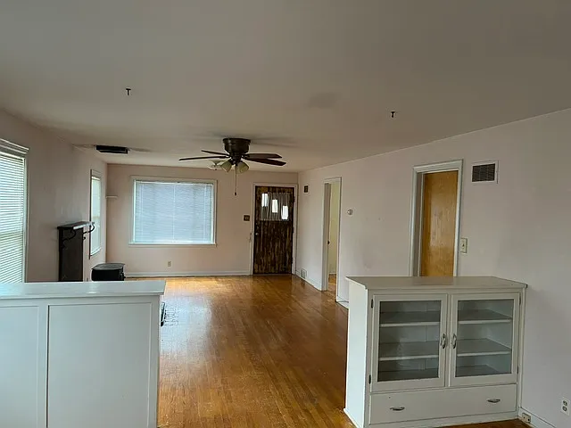 2 bed, 1200 sqft, $1,200 — Photo 4
