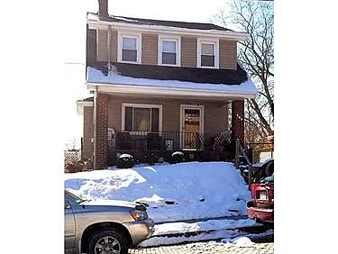 401 Roosevelt Ave photo 1