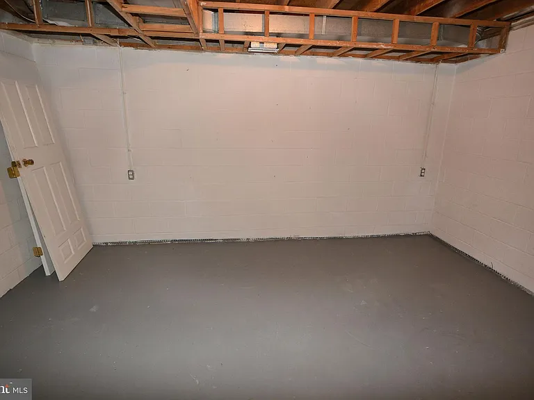 1666 Albermarle Dr — Photo 27