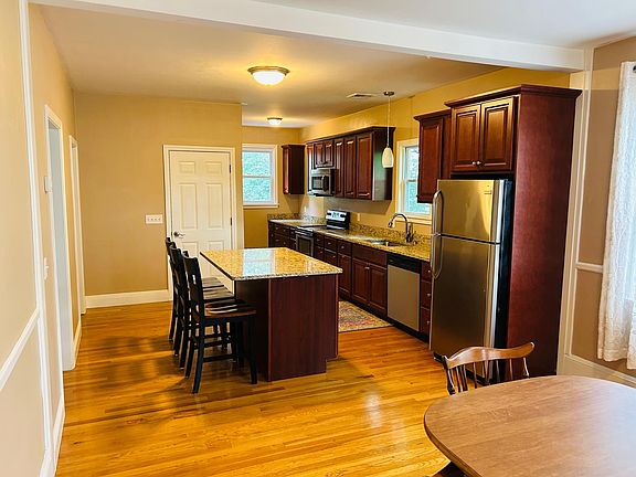 5th image of 53 Huxley Ave Floor 2